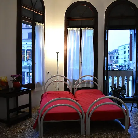 Veniceluxury Hostel