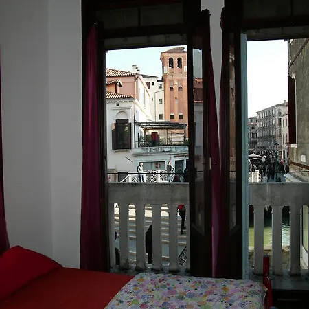 Hostal Veniceluxury *